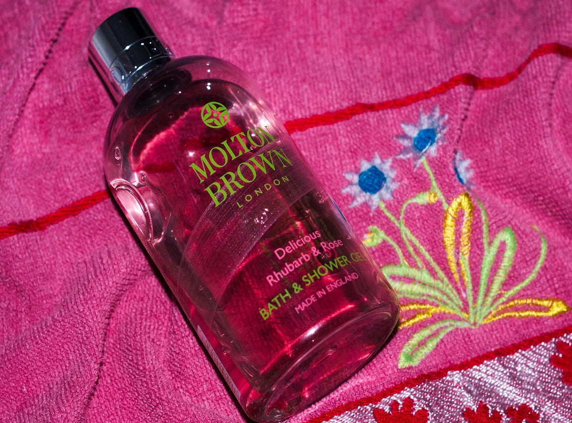 molton-brown-delicious-rhubarb-and-rose-bath-and-shower-gel